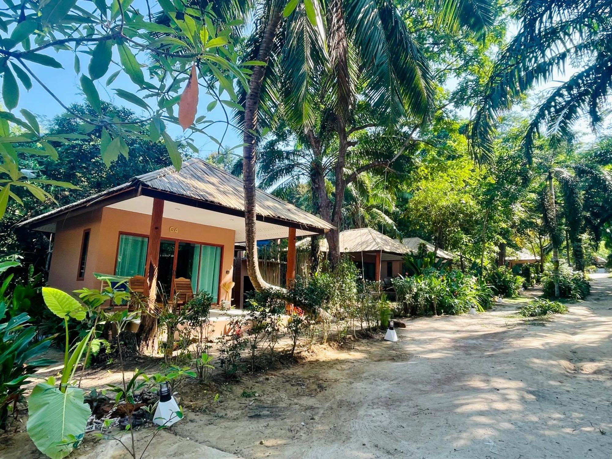 Sunny Cove Beach Resort Koh Phayam ラノーン エクステリア 写真