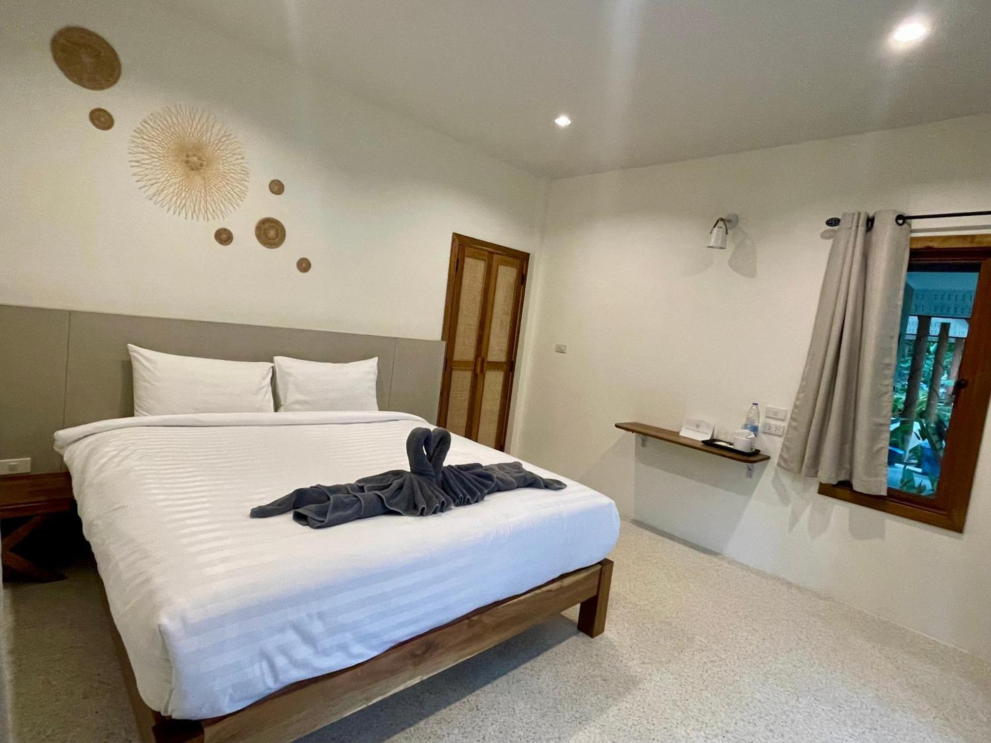 Sunny Cove Beach Resort Koh Phayam ラノーン エクステリア 写真