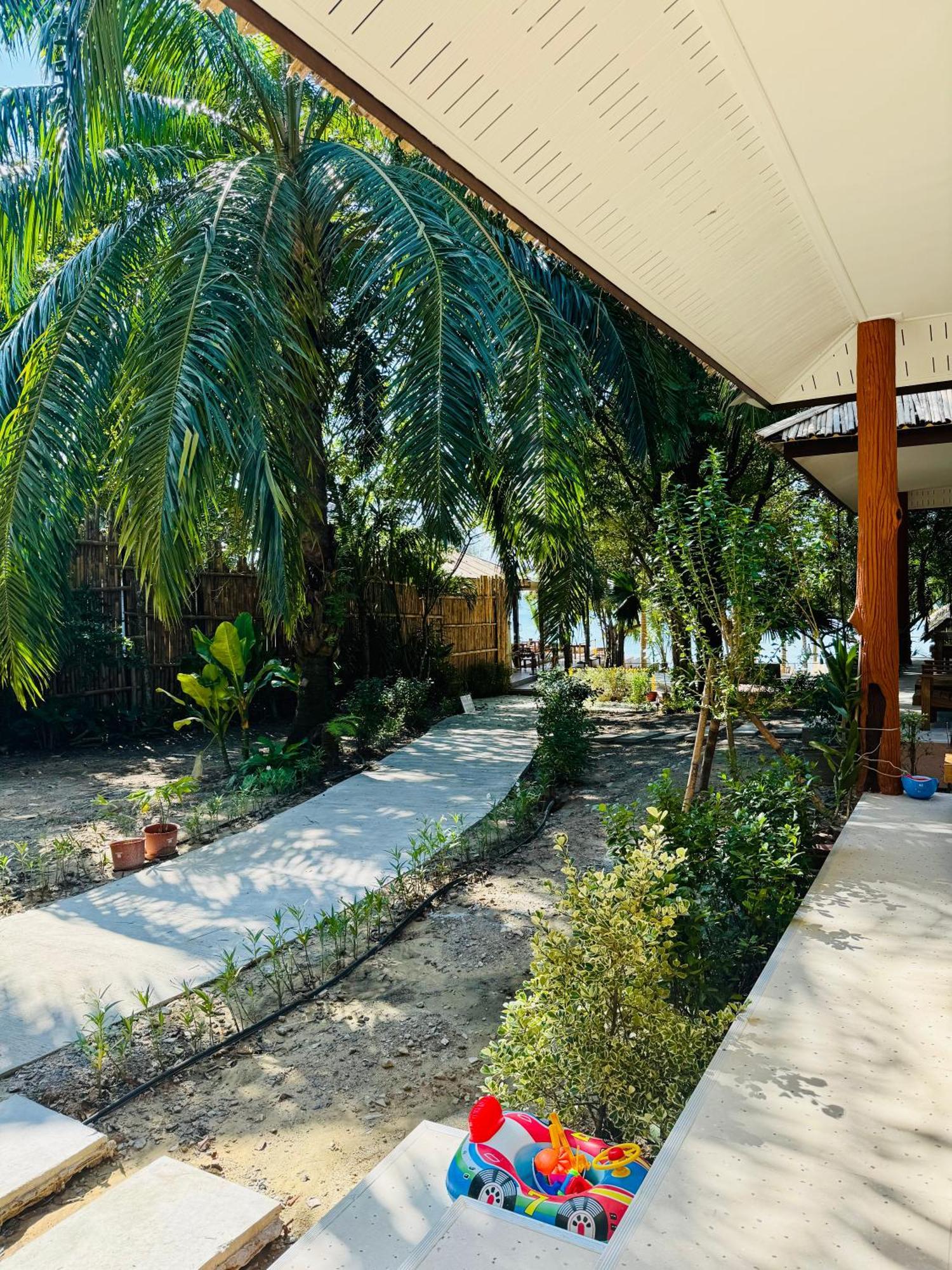 Sunny Cove Beach Resort Koh Phayam ラノーン エクステリア 写真