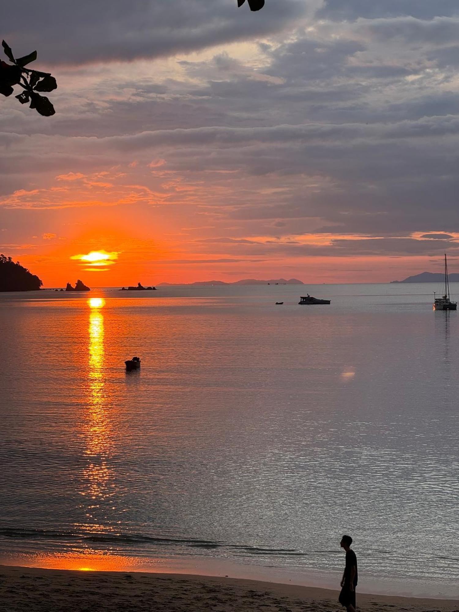 Sunny Cove Beach Resort Koh Phayam ラノーン エクステリア 写真